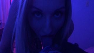 Mature sluts Leeanna and Angel Wicky enjoys a cum guzzler on this dick juliexxxkay